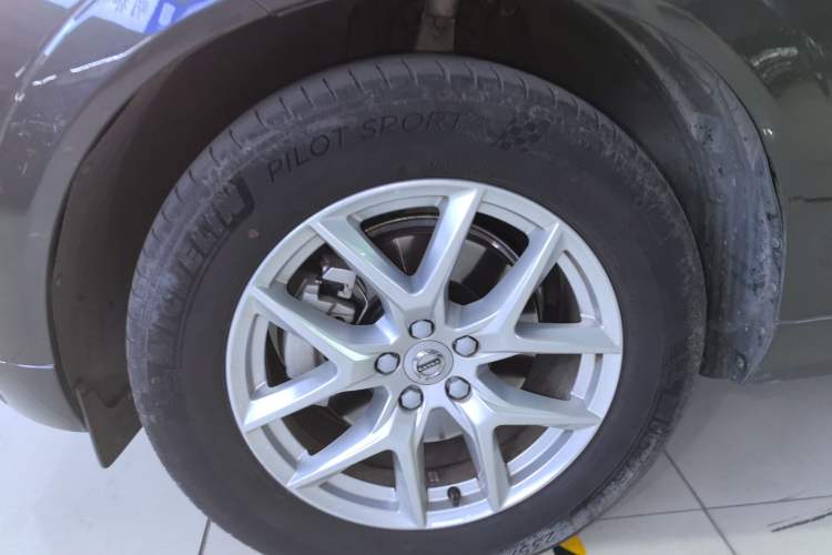 Used Volvo XC60 2021 T5 4x4 Smart Luxury Edition Exterior 1