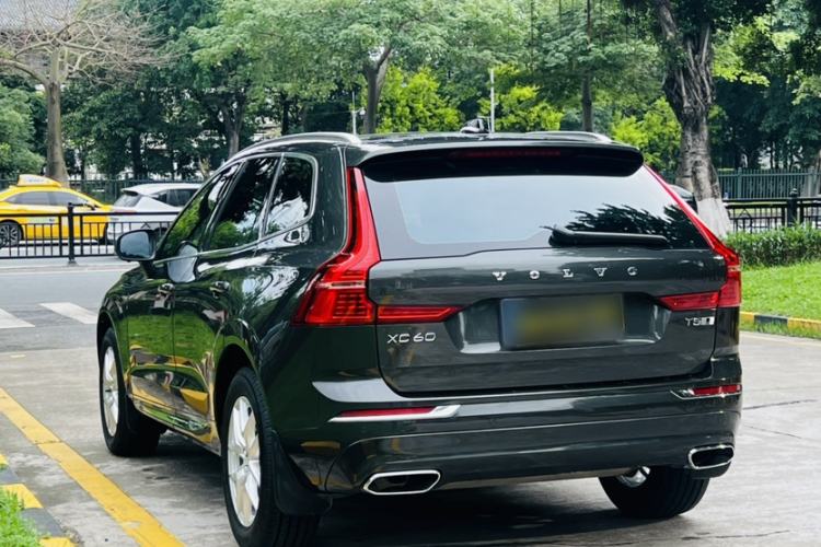 Used Volvo XC60 2021 T5 4x4 Smart Luxury Edition Exterior 1