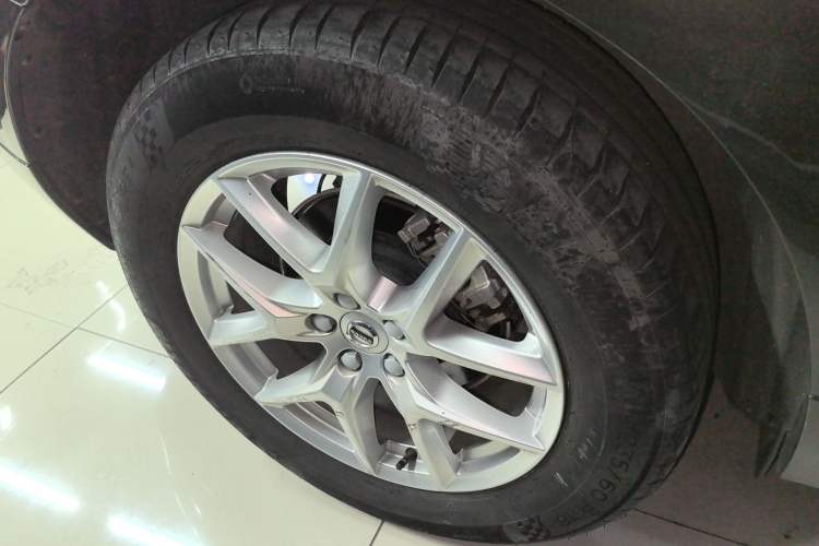 Used Volvo XC60 2021 T5 4x4 Smart Luxury Edition Exterior 2