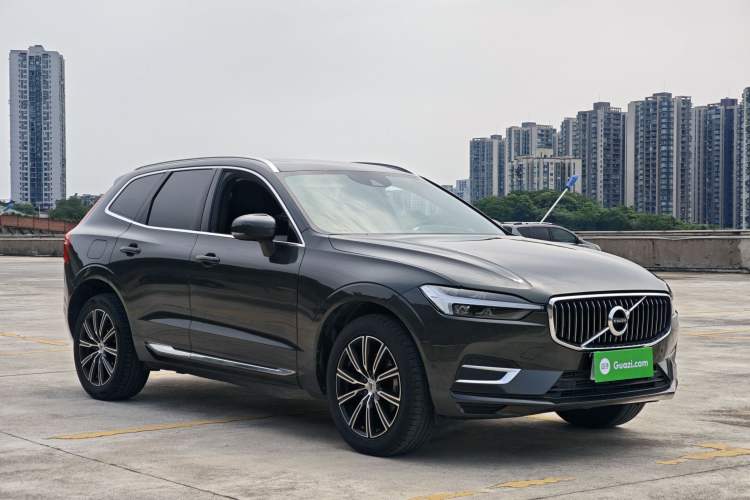Used Volvo XC60 2021 T5 4x4 Smart Luxury Edition Exterior 2