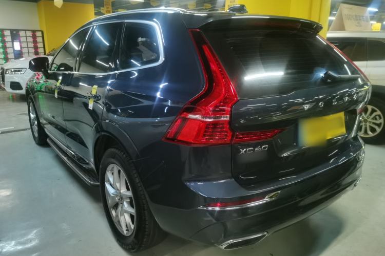 Used Volvo XC60 2021 T5 4x4 Smart Luxury Edition Exterior 2