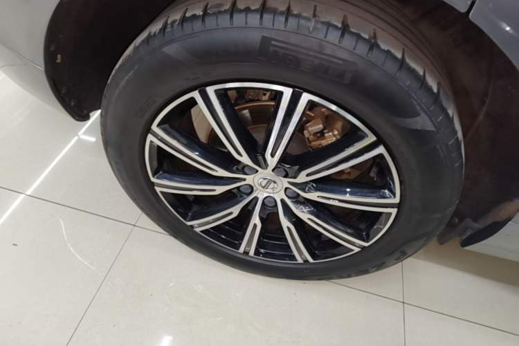 Used Volvo XC60 2021 T5 4x4 Smart Luxury Edition Exterior 2