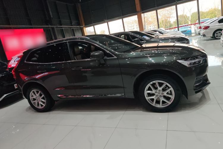 Used Volvo XC60 2021 T5 4x4 Smart Luxury Edition Exterior 2