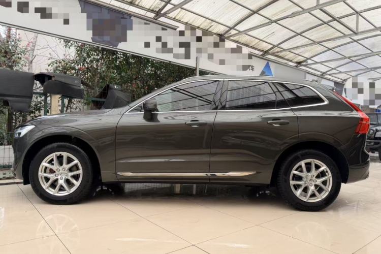 Used Volvo XC60 2021 T5 4x4 Smart Luxury Edition Exterior 2