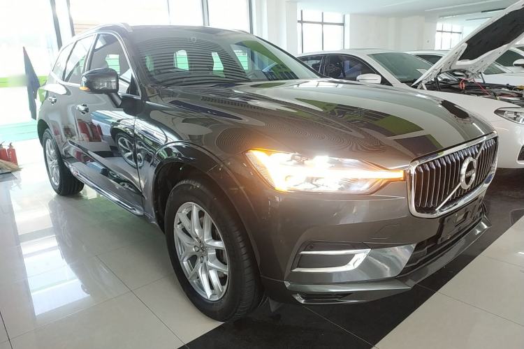 Used Volvo XC60 2021 T5 4x4 Smart Luxury Edition Exterior 2