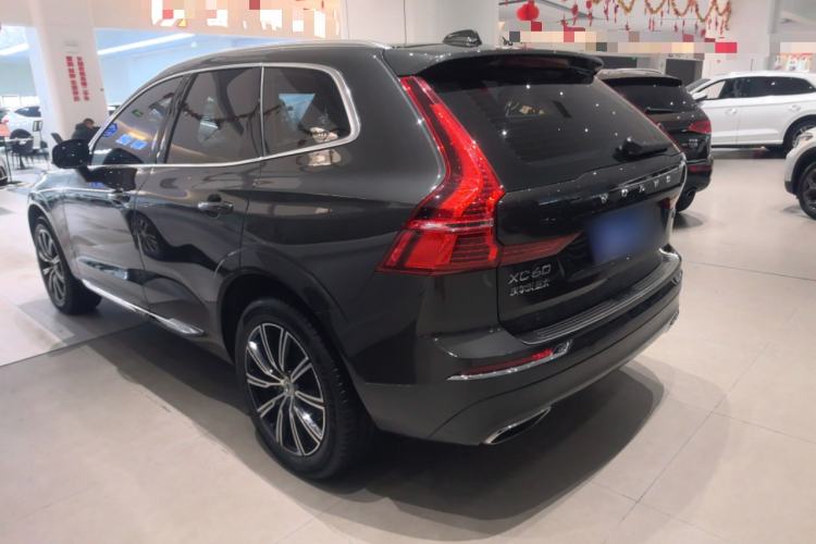 Used Volvo XC60 2021 T5 4x4 Smart Luxury Edition Exterior 2