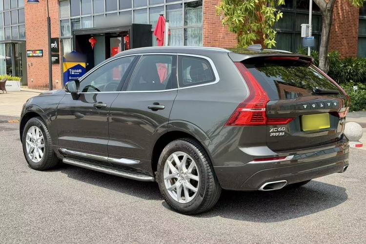 Used Volvo XC60 2021 T5 4x4 Smart Luxury Edition Exterior 2