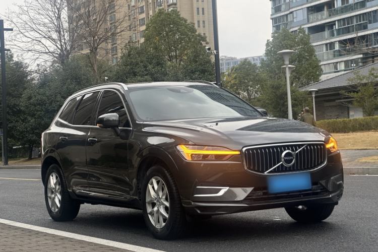 Used Volvo XC60 2021 T5 4x4 Smart Luxury Edition Exterior 3