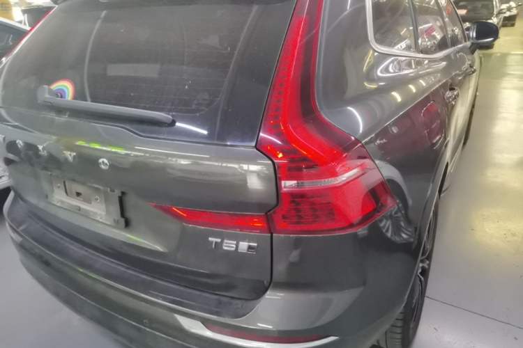 Used Volvo XC60 2021 T5 4x4 Smart Luxury Edition Exterior 3