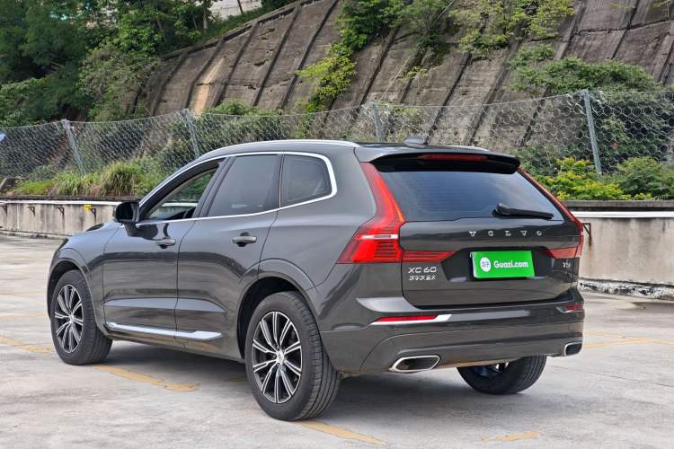 Used Volvo XC60 2021 T5 4x4 Smart Luxury Edition Exterior 3