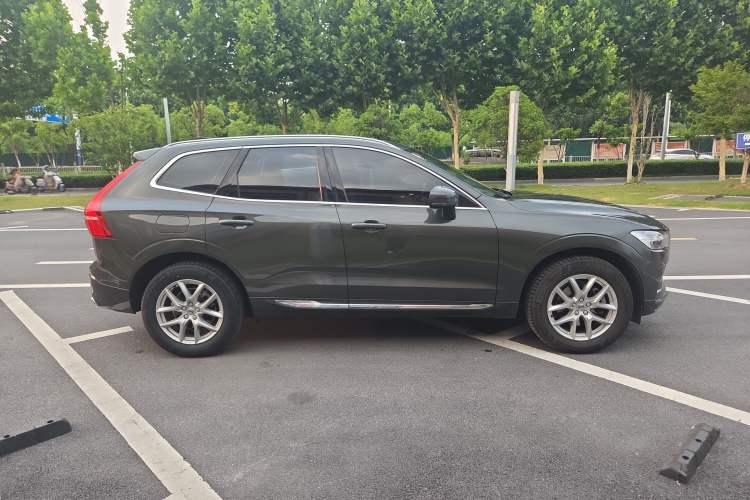 Used Volvo XC60 2021 T5 4x4 Smart Luxury Edition Exterior 3