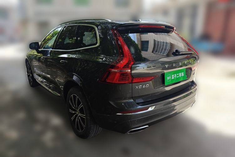 Used Volvo XC60 2021 T5 4x4 Smart Luxury Edition Exterior 3