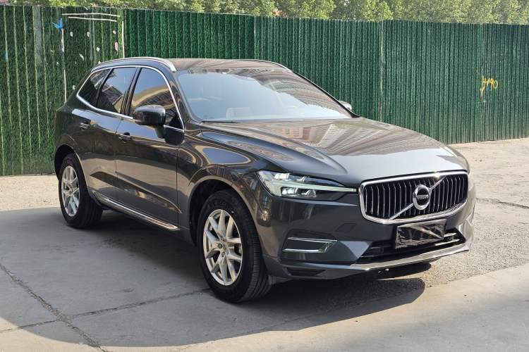 Used Volvo XC60 2021 T5 4x4 Smart Luxury Edition Exterior 3