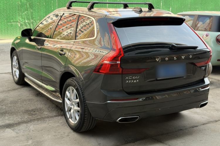 Used Volvo XC60 2021 T5 4x4 Smart Luxury Edition Exterior 3