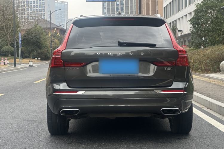 Used Volvo XC60 2021 T5 4x4 Smart Luxury Edition Exterior 4
