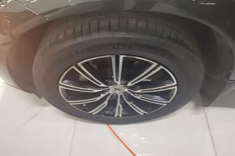Used Volvo XC60 2021 T5 4x4 Smart Luxury Edition Exterior 4