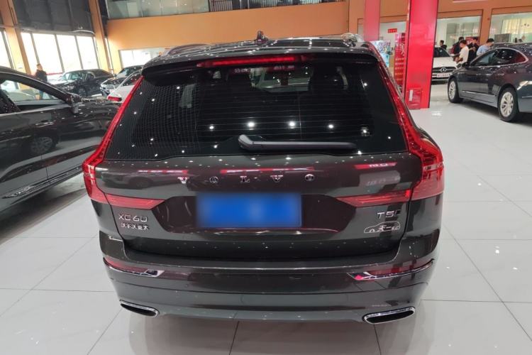 Used Volvo XC60 2021 T5 4x4 Smart Luxury Edition Exterior 4
