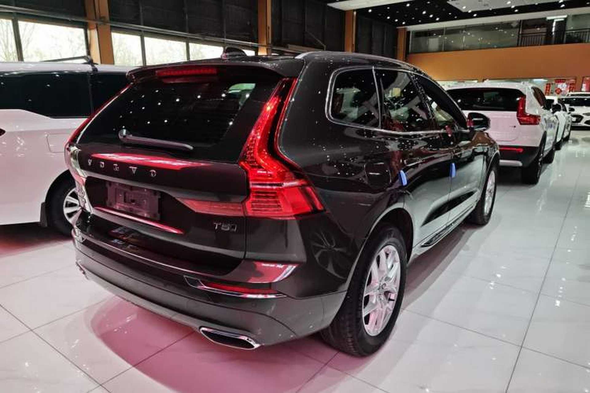Used Volvo XC60 2021 T5 4x4 Smart Luxury Edition Exterior 4