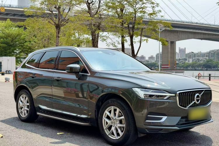 Used Volvo XC60 2021 T5 4x4 Smart Luxury Edition Exterior 4