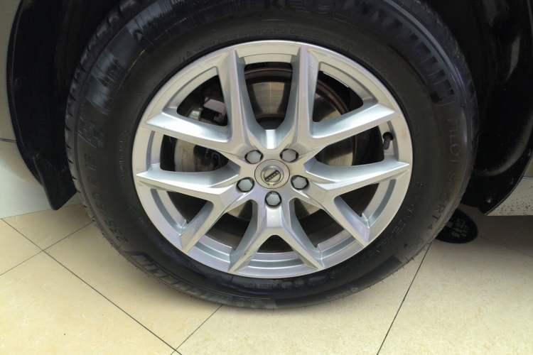 Used Volvo XC60 2021 T5 4x4 Smart Luxury Edition Exterior 4