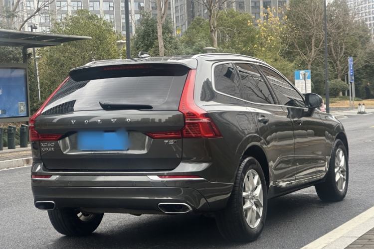 Used Volvo XC60 2021 T5 4x4 Smart Luxury Edition Exterior 5