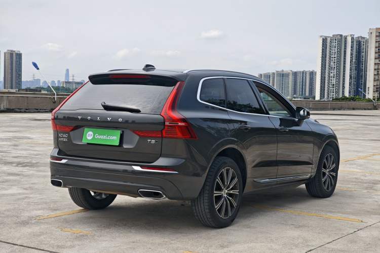 Used Volvo XC60 2021 T5 4x4 Smart Luxury Edition Exterior 5