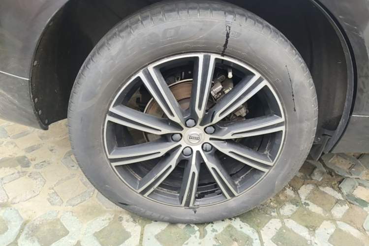 Used Volvo XC60 2021 T5 4x4 Smart Luxury Edition Exterior 5
