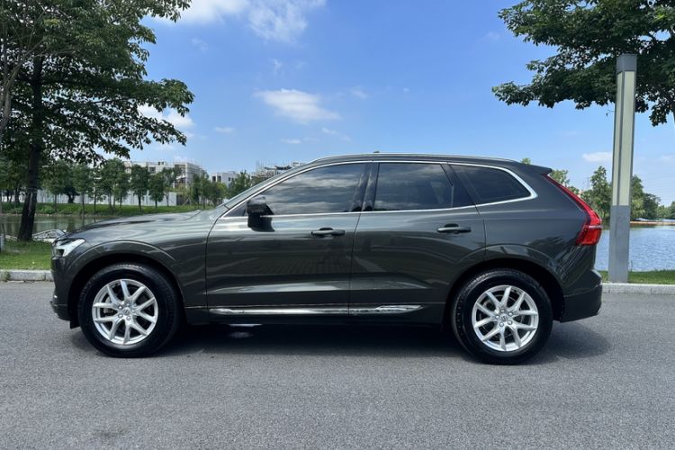 Used Volvo XC60 2021 T5 4x4 Smart Luxury Edition Exterior 5