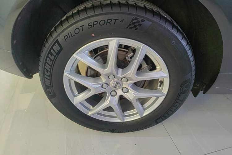 Used Volvo XC60 2021 T5 4x4 Smart Luxury Edition Exterior 5
