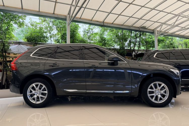 Used Volvo XC60 2021 T5 4x4 Smart Luxury Edition Exterior 5