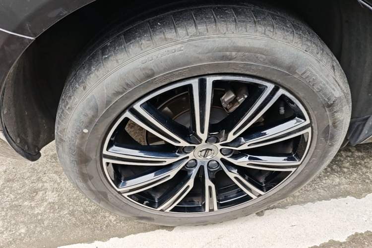 Used Volvo XC60 2021 T5 4x4 Smart Luxury Edition Exterior 5