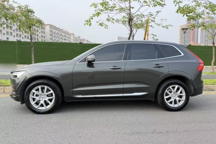 Used Volvo XC60 2021 T5 4x4 Smart Luxury Edition Exterior 5