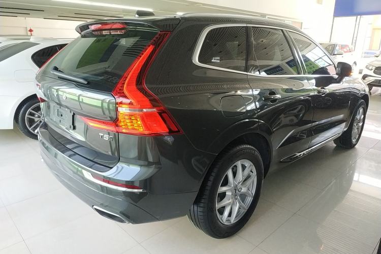 Used Volvo XC60 2021 T5 4x4 Smart Luxury Edition Exterior 5