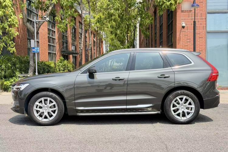 Used Volvo XC60 2021 T5 4x4 Smart Luxury Edition Exterior 5