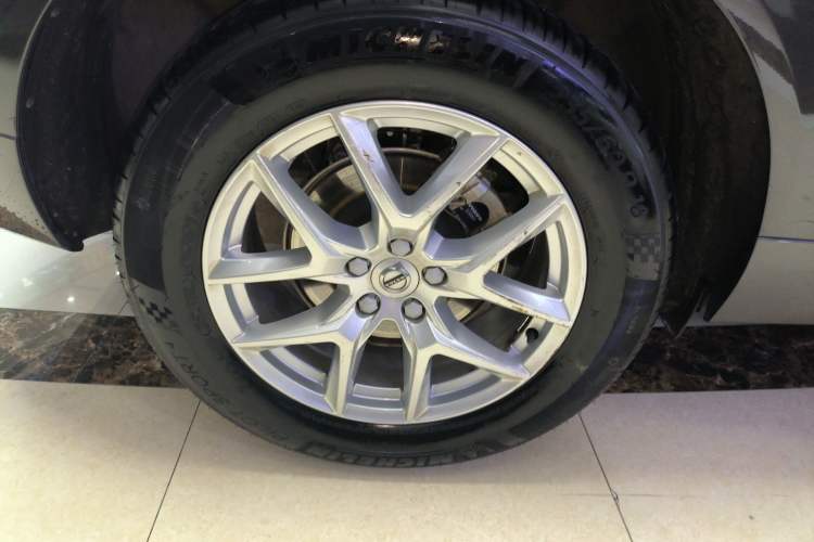Used Volvo XC60 2021 T5 4x4 Smart Luxury Edition Exterior 5
