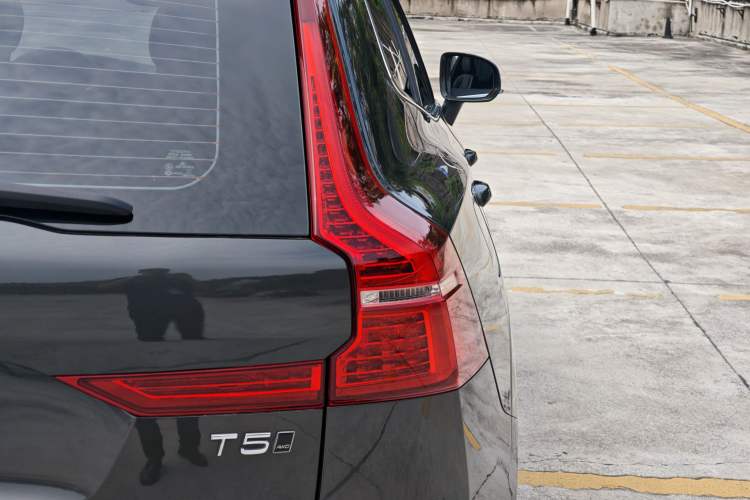 Used Volvo XC60 2021 T5 4x4 Smart Luxury Edition Exterior 6
