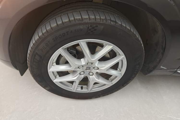 Used Volvo XC60 2021 T5 4x4 Smart Luxury Edition Exterior 7