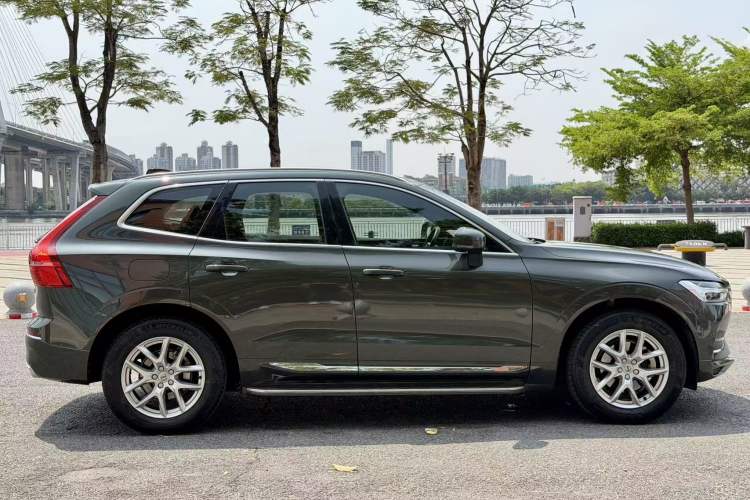Used Volvo XC60 2021 T5 4x4 Smart Luxury Edition Exterior 7