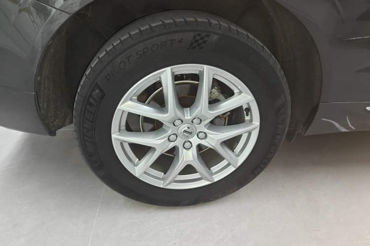 Used Volvo XC60 2021 T5 4x4 Smart Luxury Edition Exterior 8