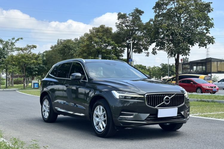 Used Volvo XC60 2021 T5 4x4 Smart Luxury Edition Exterior 9