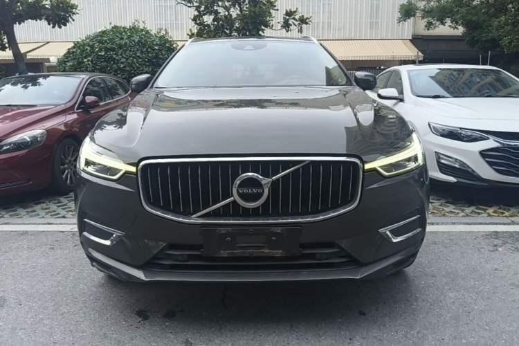 Used Volvo XC60 2021 T5 4x4 Smart Luxury Edition Front