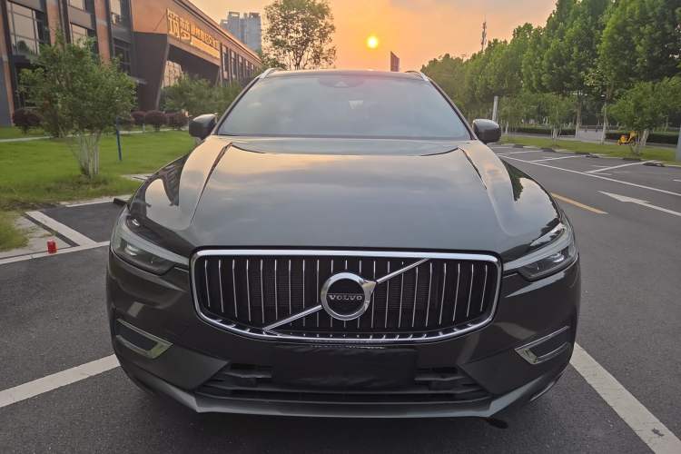 Used Volvo XC60 2021 T5 4x4 Smart Luxury Edition Front