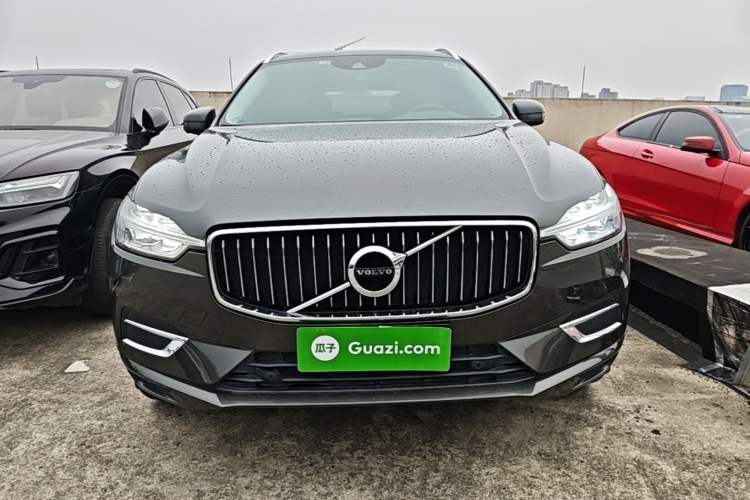 Used Volvo XC60 2021 T5 4x4 Smart Luxury Edition Front