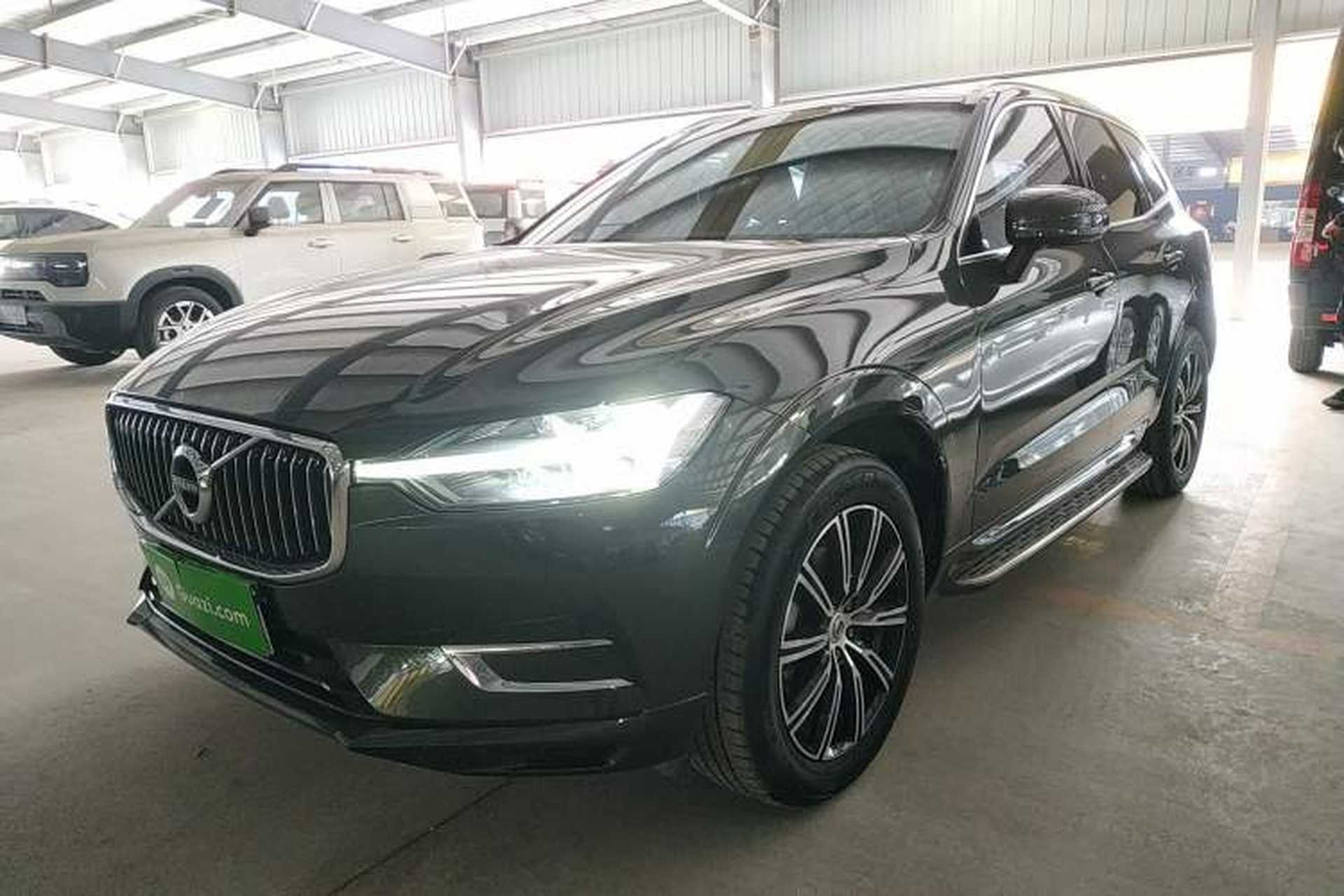 Used Volvo XC60 2021 T5 4x4 Smart Luxury Edition Front Left 45 Deg