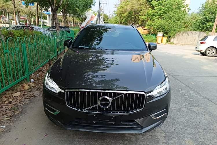 Used Volvo XC60 2021 T5 4x4 Smart Luxury Edition Front