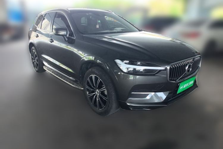 Used Volvo XC60 2021 T5 4x4 Smart Luxury Edition Front Right 45 Deg
