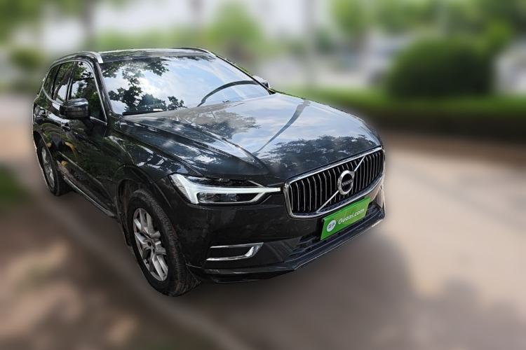 Used Volvo XC60 2021 T5 4x4 Smart Luxury Edition Front Right 45 Deg