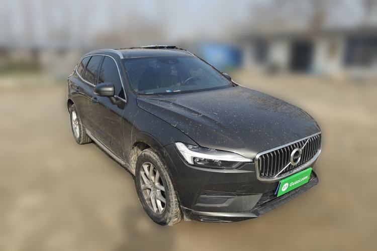 Used Volvo XC60 2021 T5 4x4 Smart Luxury Edition Front Right 45 Deg