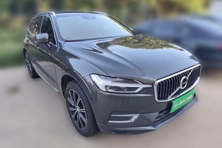 Used Volvo XC60 2021 T5 4x4 Smart Luxury Edition Front Right 45 Deg
