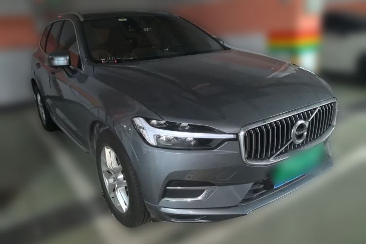 Used Volvo XC60 2021 T5 4x4 Smart Luxury Edition Front Right 45 Deg